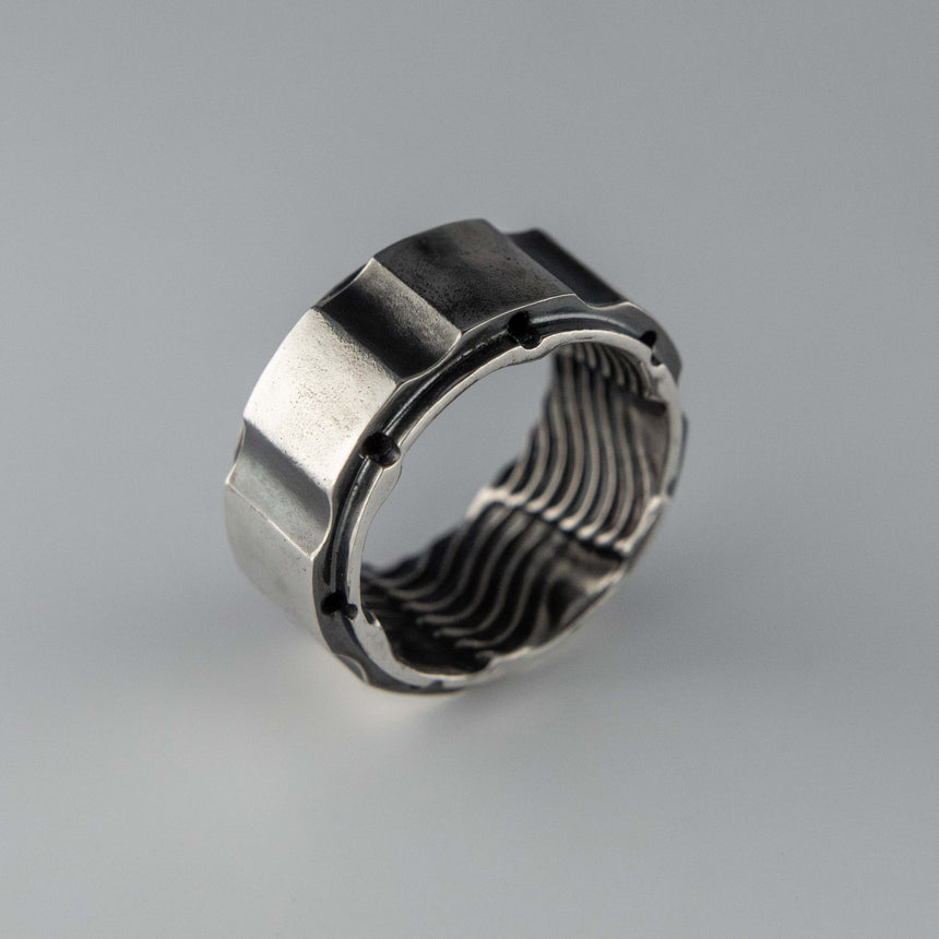 Ring "R-3"